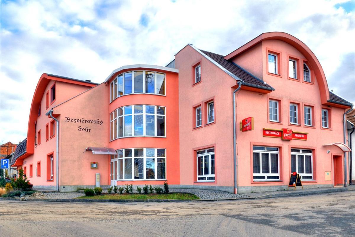 Bezmerovsky Dvur Кромержиж Екстер'єр фото